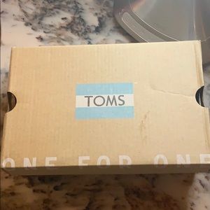 Toddler boy toms